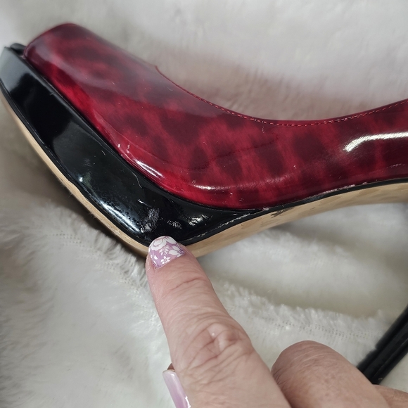 Betsey Johnson “Willow" Patent Red Leopard Peep Toe High‎ Heels Size 8M - Picture 13 of 13